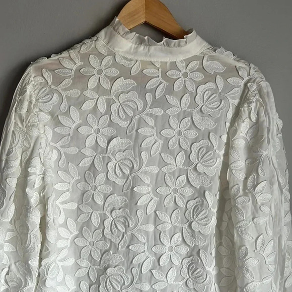 Waimari Magnolia Floral Button-Up Blouse - Picture 11 of 15